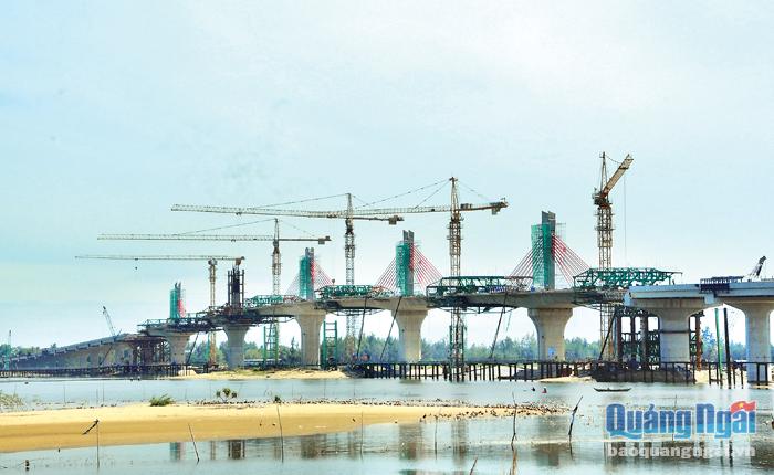 Quảng Ngãi: Tăng tốc dự án cầu Cửa Đại 